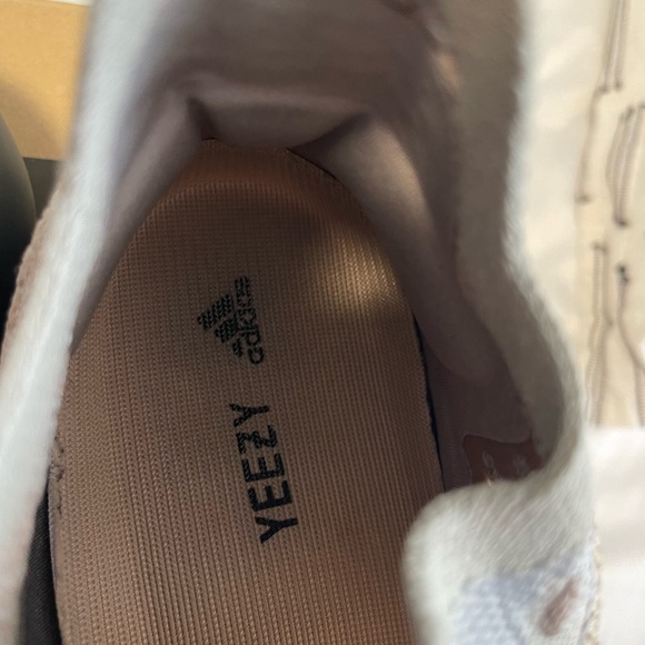 Yeezy by Adidas 380 - Picture 6 of 7
